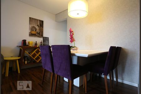 Sala de apartamento à venda com 3 quartos, 85m² em Jardim Tupanci, Barueri