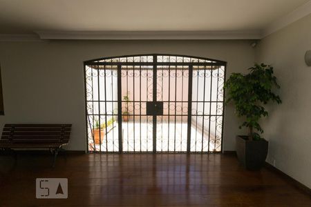 Janela da sala de estar de casa para alugar com 4 quartos, 264m² em Planalto Paulista, São Paulo