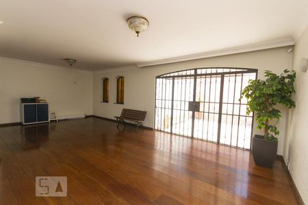 Sala de estar de casa para alugar com 4 quartos, 264m² em Planalto Paulista, São Paulo