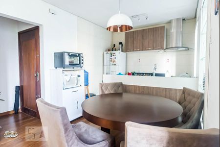 Sala de apartamento para alugar com 2 quartos, 80m² em Petrópolis, Porto Alegre