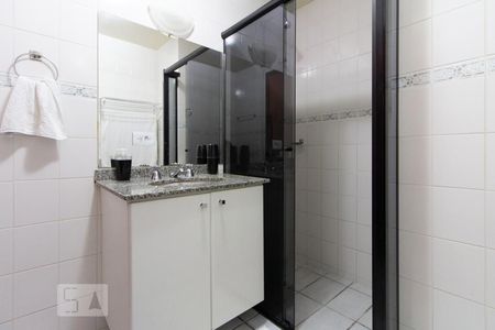 Banheiro de apartamento para alugar com 3 quartos, 83m² em Vila Izabel, Curitiba