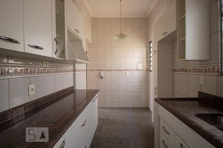 Cozinha de casa à venda com 3 quartos, 100m² em Lagoinha, Belo Horizonte