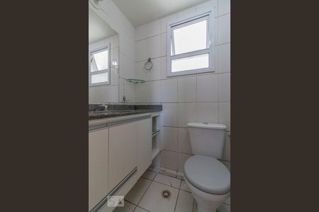 Banheiro de apartamento à venda com 3 quartos, 60m² em Vila Homero Thon, Santo André