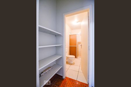 Banheiro de apartamento à venda com 1 quarto, 40m² em Centro, Campinas