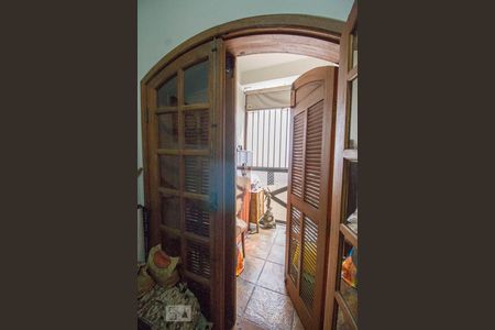 Quarto 01 de casa para alugar com 4 quartos, 269m² em Santo Antonio, Belo Horizonte