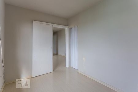 Quarto de apartamento para alugar com 1 quarto, 48m² em Azenha, Porto Alegre