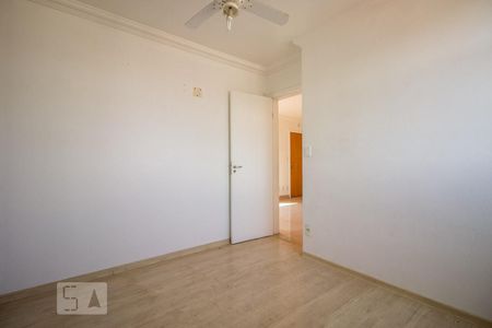 Quarto 2 de apartamento para alugar com 2 quartos, 55m² em Heliópolis, Belo Horizonte