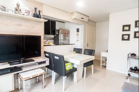 Sala de apartamento à venda com 2 quartos, 69m² em Jardim do Salso, Porto Alegre