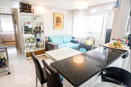 Sala de apartamento à venda com 2 quartos, 69m² em Jardim do Salso, Porto Alegre