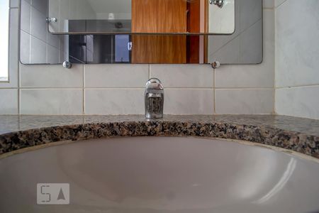 Banheiro de apartamento à venda com 3 quartos, 75m² em Prado, Belo Horizonte