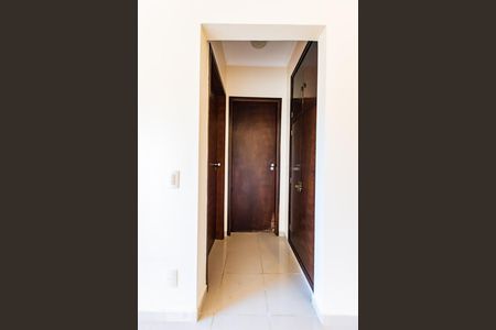 Corredor de apartamento à venda com 1 quarto, 70m² em Bosque, Campinas