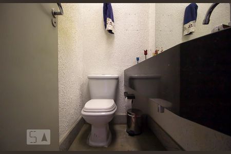 Lavabo  de casa para alugar com 5 quartos, 275m² em Prado, Belo Horizonte