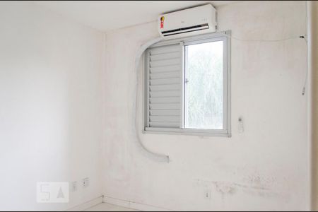 Dormitório 2 de apartamento à venda com 2 quartos, 49m² em Igara, Canoas