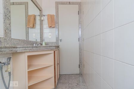 Banheiro de apartamento para alugar com 3 quartos, 123m² em Prado, Belo Horizonte