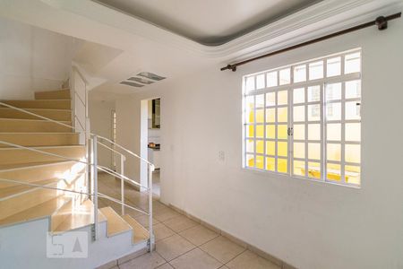 Sala de casa de condomínio à venda com 3 quartos, 85m² em Vila Eldízia, Santo André