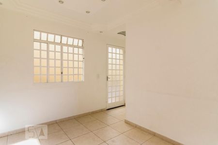 Sala de casa de condomínio à venda com 3 quartos, 85m² em Vila Eldízia, Santo André