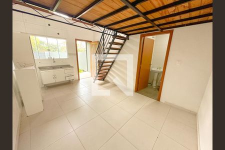 Sala de casa para alugar com 1 quarto, 35m² em São João do Rio Vermelho, Florianópolis