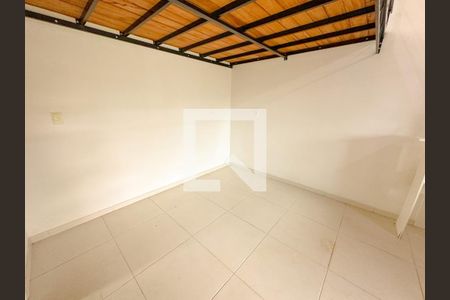 Sala de casa para alugar com 1 quarto, 35m² em São João do Rio Vermelho, Florianópolis