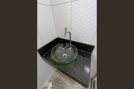 Banheiro do quarto 1 de apartamento para alugar com 2 quartos, 70m² em Setor Leste Universitário, Goiânia