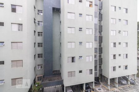 Vista da sala de apartamento para alugar com 2 quartos, 50m² em Água Verde, Curitiba