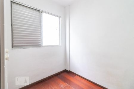 Quarto 1 de apartamento para alugar com 2 quartos, 50m² em Água Verde, Curitiba