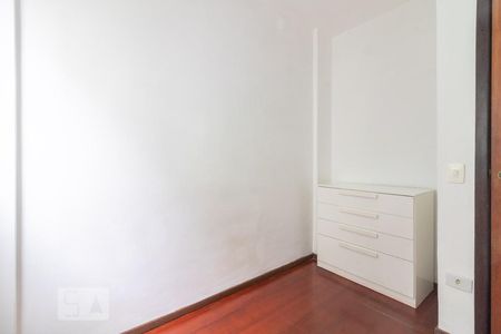 Quarto 1 de apartamento para alugar com 2 quartos, 50m² em Água Verde, Curitiba