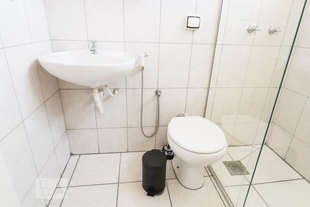 Banheiro de kitnet/studio para alugar com 1 quarto, 35m² em Setor Leste Universitário, Goiânia