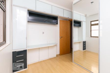 Apartamento para alugar com 4 quartos, 134m² em Funcionários, Belo Horizonte