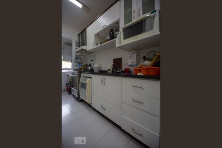 Cozinha de apartamento para alugar com 3 quartos, 80m² em Itacorubi, Florianópolis