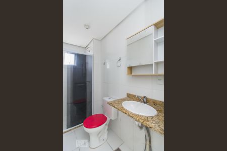 banheiro de apartamento à venda com 2 quartos, 54m² em Marechal Rondon, Canoas