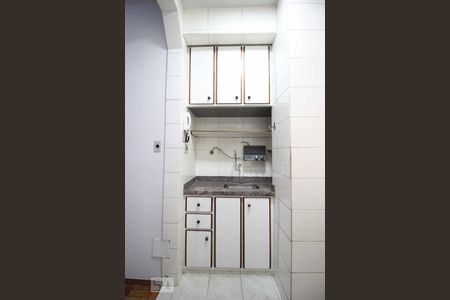 Cozinha de apartamento à venda com 1 quarto, 47m² em Lourdes, Belo Horizonte