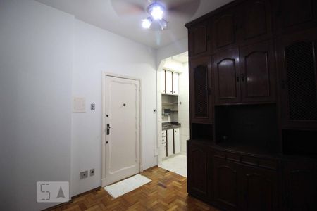 Sala de apartamento à venda com 1 quarto, 47m² em Lourdes, Belo Horizonte