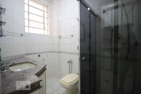 Banheiro Social de apartamento à venda com 1 quarto, 47m² em Lourdes, Belo Horizonte