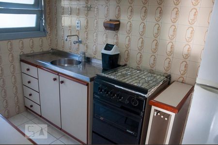 Cozinha de apartamento para alugar com 1 quarto, 59m² em Menino Deus, Porto Alegre