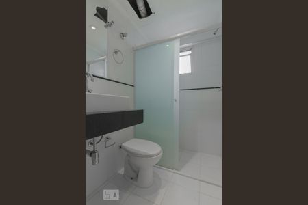 Banheiro de apartamento para alugar com 2 quartos, 50m² em Cambuci, São Paulo