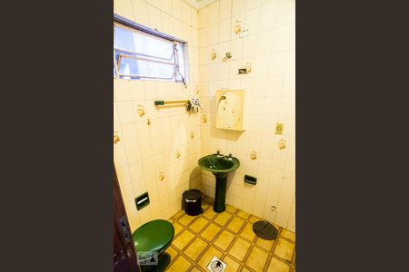 Banheiro de apartamento para alugar com 2 quartos, 80m² em Sarandi, Porto Alegre