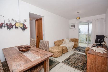 Sala de apartamento para alugar com 2 quartos, 68m² em Jacarepaguá, Rio de Janeiro