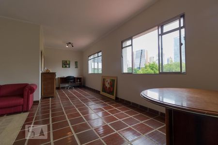 Sala de casa para alugar com 4 quartos, 120m² em Nova Campinas, Campinas