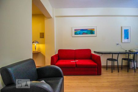 Sala e cozinha de apartamento para alugar com 1 quarto, 40m² em Centro, Belo Horizonte