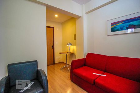 Sala e cozinha de apartamento para alugar com 1 quarto, 40m² em Centro, Belo Horizonte