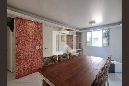 Sala de casa de condomínio à venda com 4 quartos, 108m² em Humaitá, Porto Alegre