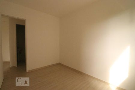 Quarto 2 de apartamento para alugar com 2 quartos, 50m² em Jardim Henriqueta, Taboão da Serra