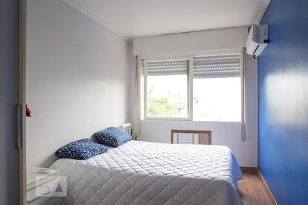 Quarto 2 de apartamento para alugar com 2 quartos, 65m² em Vila Ipiranga, Porto Alegre