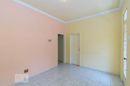 Sala de casa à venda com 2 quartos, 70m² em Ramos, Rio de Janeiro