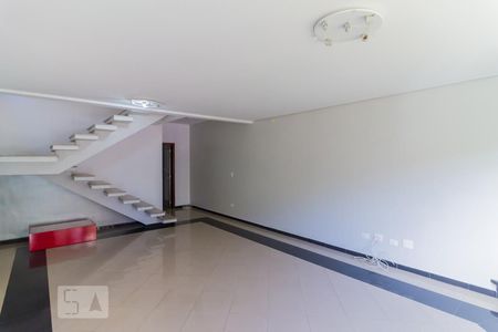 Sala de casa de condomínio para alugar com 4 quartos, 250m² em Portal dos Gramados, Guarulhos