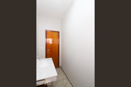 Lavabo de casa de condomínio para alugar com 4 quartos, 250m² em Portal dos Gramados, Guarulhos