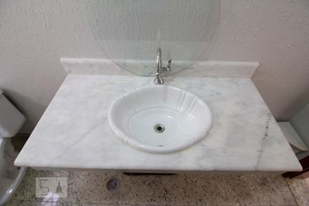 Lavabo de casa de condomínio para alugar com 4 quartos, 250m² em Portal dos Gramados, Guarulhos