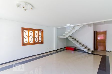 Sala de casa de condomínio para alugar com 4 quartos, 250m² em Portal dos Gramados, Guarulhos