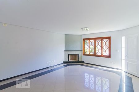 Sala de casa de condomínio para alugar com 4 quartos, 250m² em Portal dos Gramados, Guarulhos