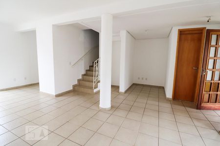 Sala de casa de condomínio para alugar com 3 quartos, 105m² em Setor Negrão de Lima, Goiânia